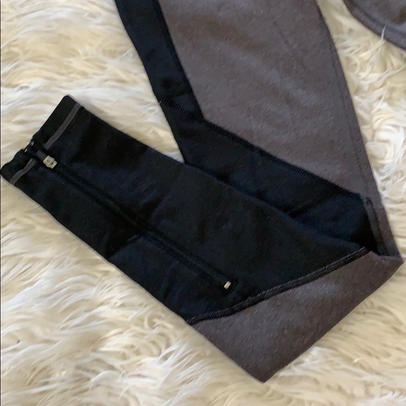 ALO Yoga Undertone Gray & Black Zipper Leggings - Picture 8 of 12